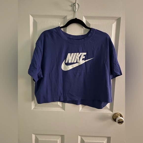 Nike Tops - Ladies The Nike Tee Loose Fit Cropped T-Shirt